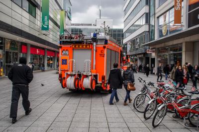 Stuttgart: Brennender Muell sorgt fuer Feuerwehreinsatz